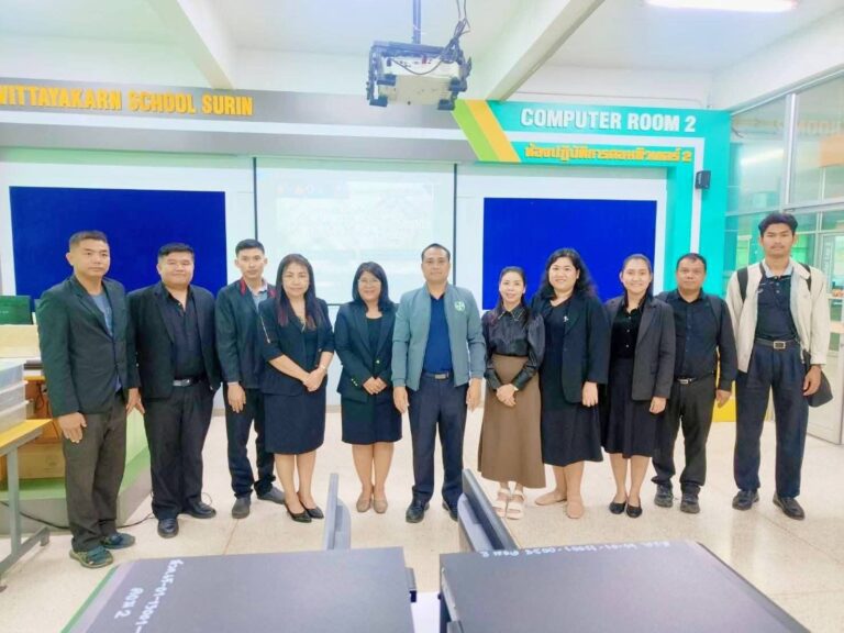 วันที่ 8 พ.ย. 68 วิทยากรอบรมเชิงปฏิบัติการ การพัฒนาศักยภาพครูผู้จัดการเรียนรู้โรงเรียนเครือข่ายในโครงการวิทยาศาสตร์พลังสิบ เรื่อง การนำ AI ไปประยุกต์ใช้ในกิจกรรมการเรียนรู้ ณ ร.ร.สุรวิทยาคาร